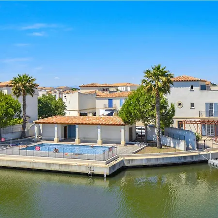 In With House Sea View Feriehus